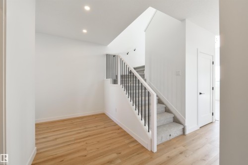 1305 Hawks Ridge Link Nw, Edmonton, AB - Indoor Photo Showing Other Room