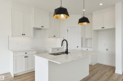 1305 Hawks Ridge Link Edmonton, AB T5S 0M2