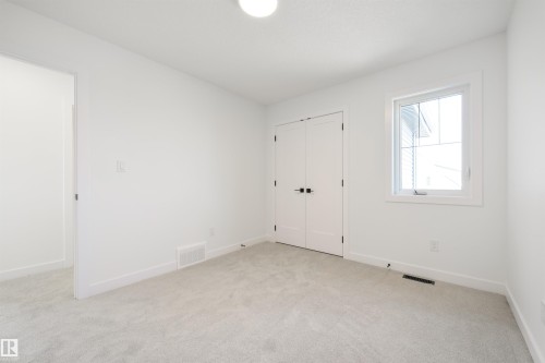 1305 Hawks Ridge Link Nw, Edmonton, AB - Indoor Photo Showing Other Room