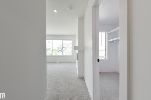 1305 Hawks Ridge Link Nw, Edmonton, AB - Indoor Photo Showing Other Room