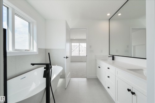 1305 Hawks Ridge Link Nw, Edmonton, AB - Indoor Photo Showing Other Room