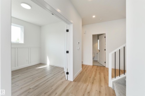 1305 Hawks Ridge Link Nw, Edmonton, AB - Indoor Photo Showing Other Room