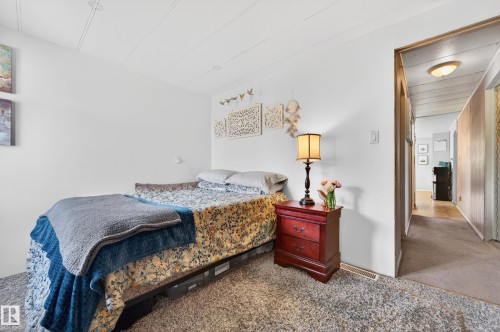 5007 51 Avenue, Egremont, AB - Indoor Photo Showing Bedroom