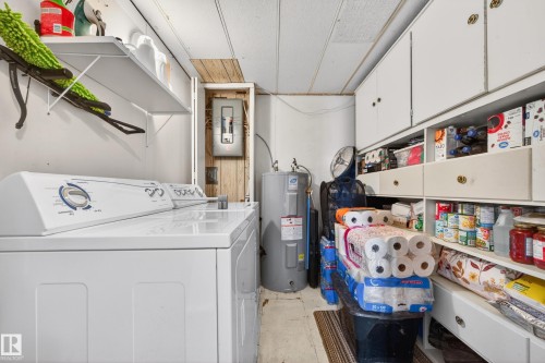 5007 51 Avenue, Egremont, AB - Indoor Photo Showing Laundry Room