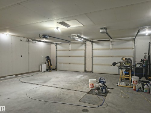 1, 49321 Range Road 72, Rural Brazeau County, AB - Indoor Photo Showing Garage