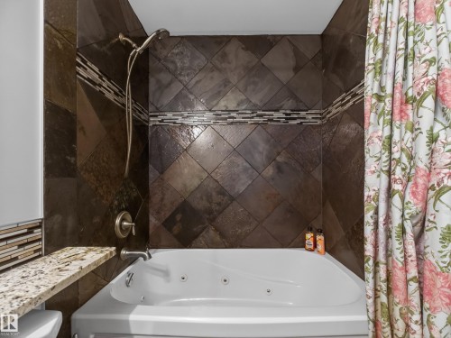 40 English Way, St. Albert, AB - Indoor Photo Showing Bathroom
