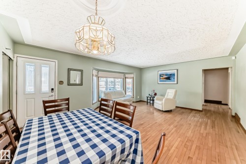 10927 146 Street, Edmonton, AB - Indoor Photo Showing Bedroom