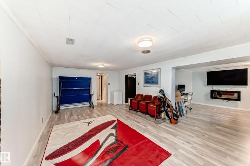 10927 146 Street, Edmonton, AB - Indoor Photo Showing Living Room