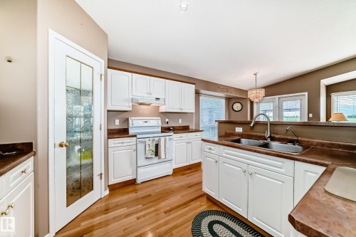40 Heritage Crescent, Stony Plain, AB - Indoor Photo Showing Kitchen With Double Sink