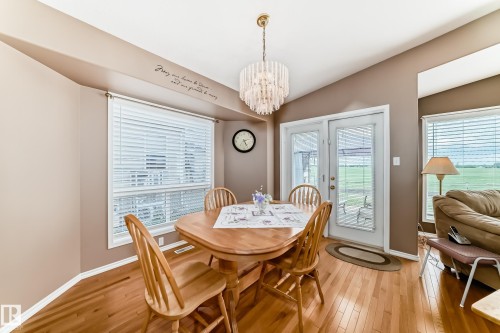 40 Heritage Crescent, Stony Plain, AB - Indoor Photo Showing Dining Room