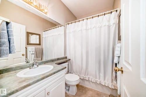 40 Heritage Crescent, Stony Plain, AB - Indoor Photo Showing Bathroom