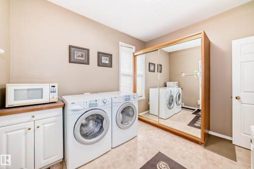 40 Heritage Crescent, Stony Plain, AB - Indoor Photo Showing Laundry Room