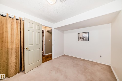 40 Heritage Crescent, Stony Plain, AB - Indoor Photo Showing Other Room