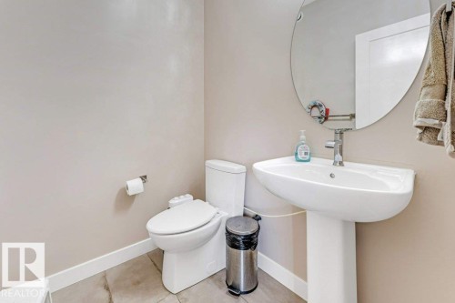 1459 Cherniak Way, Edmonton, AB - Indoor Photo Showing Bathroom
