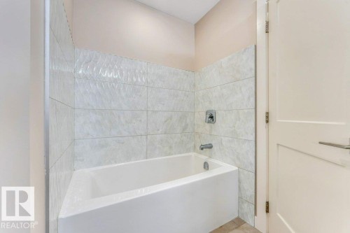 1459 Cherniak Way, Edmonton, AB - Indoor Photo Showing Bathroom