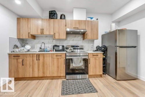 1459 Cherniak Way, Edmonton, AB - Indoor Photo Showing Kitchen