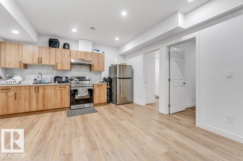 1459 Cherniak Way, Edmonton, AB - Indoor Photo Showing Kitchen With Stainless Steel Kitchen