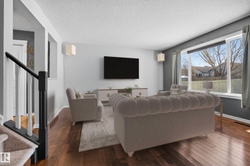 8915 7 Avenue, Edmonton, AB 