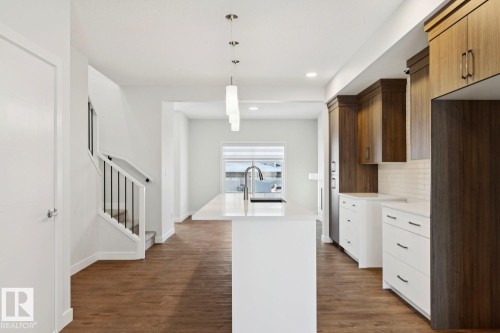 1081 Berg Place, Leduc, AB - Indoor Photo Showing Kitchen