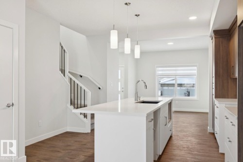 1081 Berg Place, Leduc, AB - Indoor Photo Showing Kitchen With Upgraded Kitchen
