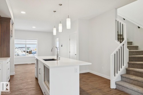 1081 Berg Place, Leduc, AB - Indoor Photo Showing Kitchen With Upgraded Kitchen