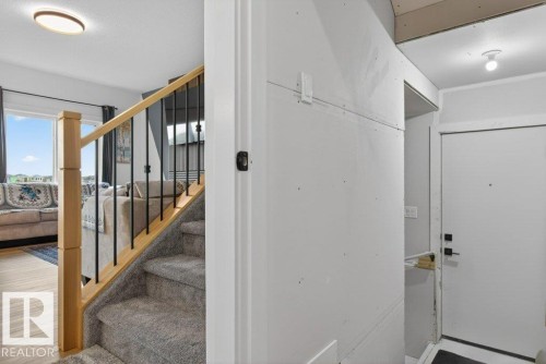 371 Bluff Cv, Leduc, AB - Indoor Photo Showing Other Room