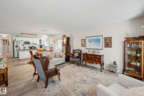 #206 7000 Northview Dr, Wetaskiwin, AB - Indoor Photo Showing Living Room