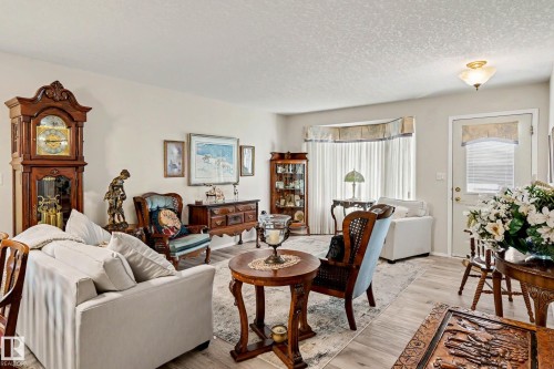 #206 7000 Northview Dr, Wetaskiwin, AB - Indoor Photo Showing Living Room