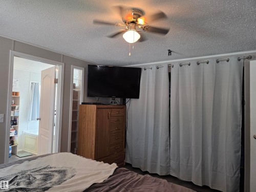 Recessed ceiling fan with integrated lighting - 5012 53 Ave, Breton, AB 