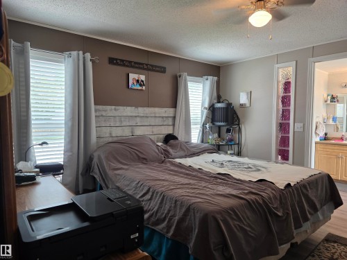 5012 53 Ave, Breton, AB 