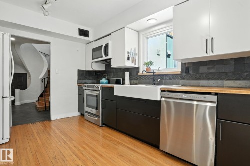 5406 110 Street, Edmonton, AB - Indoor Photo Showing Kitchen