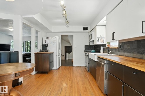 5406 110 Street, Edmonton, AB - Indoor Photo Showing Kitchen