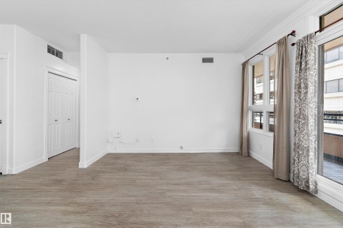 902 9939 109 Street, Edmonton, AB - Indoor Photo Showing Other Room