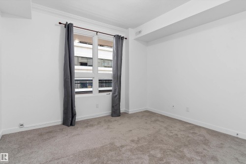 902 9939 109 Street, Edmonton, AB - Indoor Photo Showing Laundry Room