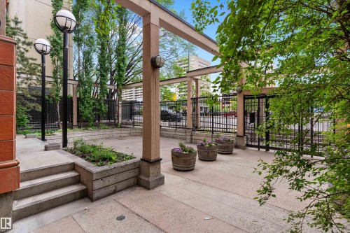 902 9939 109 Street, Edmonton, AB - Outdoor With Facade