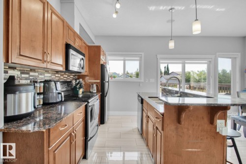 29 13215 153 Avenue, Edmonton, AB - Indoor Photo Showing Kitchen With Upgraded Kitchen