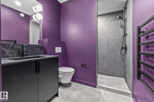 8815 142 Street Nw, Edmonton, AB - Indoor Photo Showing Bathroom