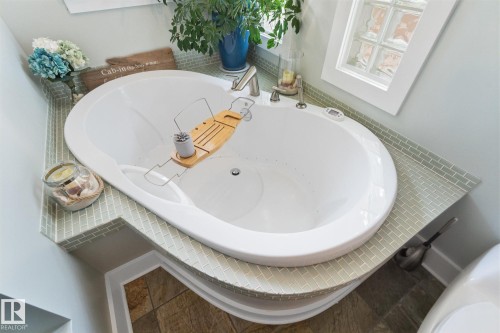 5400 49 Street, Stony Plain, AB - Indoor Photo Showing Bathroom