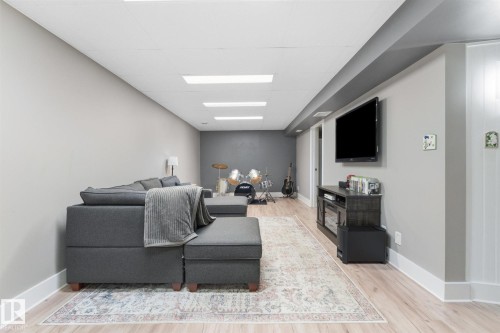 5400 49 Street, Stony Plain, AB - Indoor