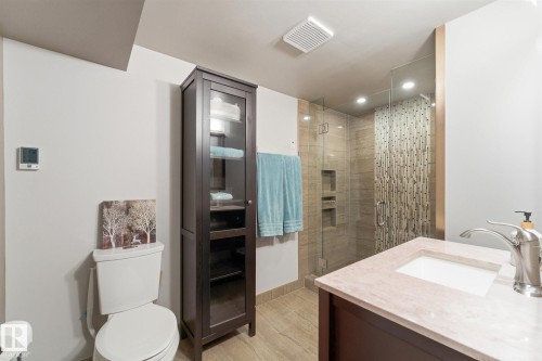 5400 49 Street, Stony Plain, AB - Indoor Photo Showing Bathroom