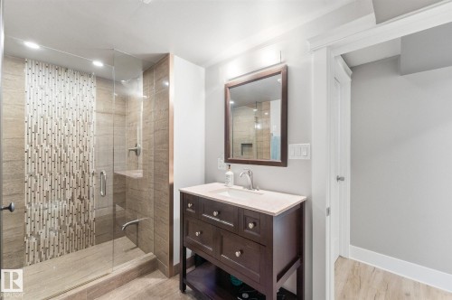 5400 49 Street, Stony Plain, AB - Indoor Photo Showing Bathroom