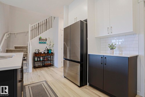 28 Rosewood Way, St. Albert, AB - Indoor Photo Showing Kitchen