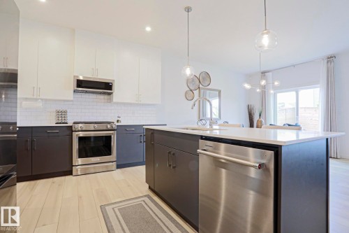 28 Rosewood Way, St. Albert, AB - Indoor Photo Showing Kitchen With Stainless Steel Kitchen With Upgraded Kitchen