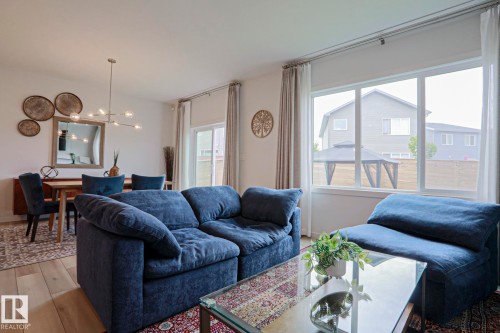 28 Rosewood Way, St. Albert, AB - Indoor Photo Showing Living Room