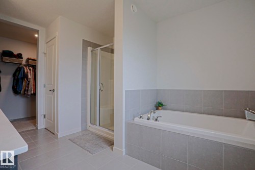 28 Rosewood Way, St. Albert, AB - Indoor Photo Showing Bathroom