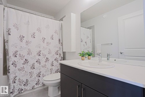 28 Rosewood Way, St. Albert, AB - Indoor Photo Showing Bathroom