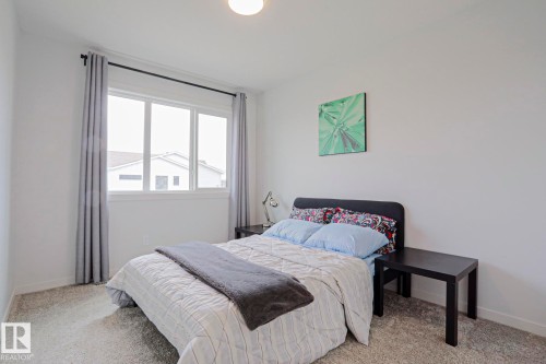28 Rosewood Way, St. Albert, AB - Indoor Photo Showing Bedroom