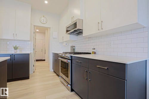 28 Rosewood Way, St. Albert, AB - Indoor Photo Showing Kitchen With Stainless Steel Kitchen With Upgraded Kitchen