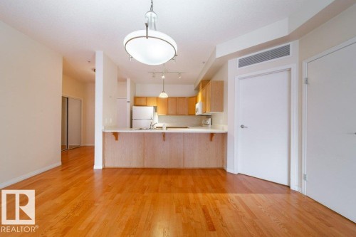 303 4304 139 Avenue, Edmonton, AB - Indoor Photo Showing Kitchen