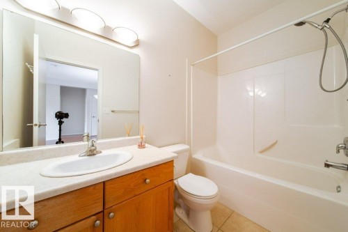 4 piece main bath - 303 4304 139 Avenue, Edmonton, AB - Indoor Photo Showing Bathroom